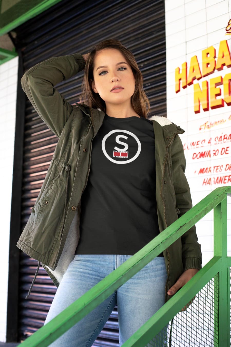 BLACK TSHIRT